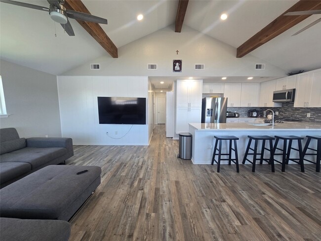 Building Photo - 211 Redfish Dr