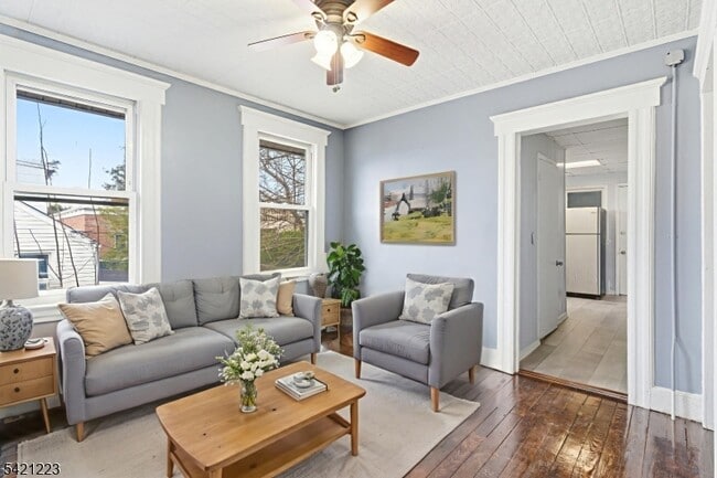 Building Photo - 70 Valley St