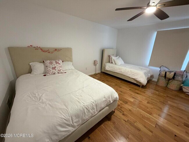 Building Photo - 534 Apple Dr