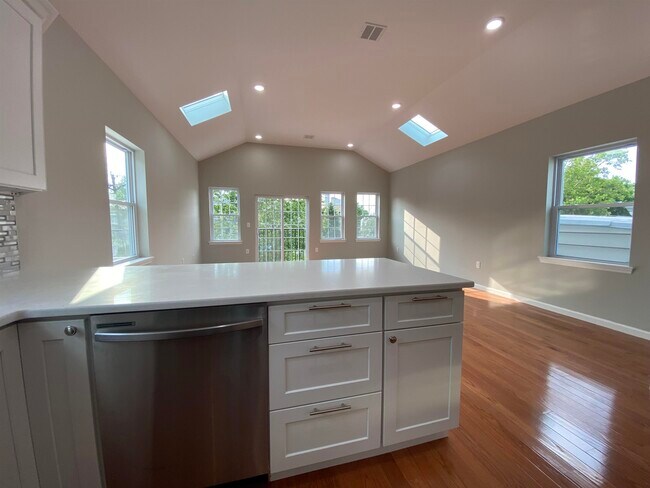 Building Photo - 176 Avenue F