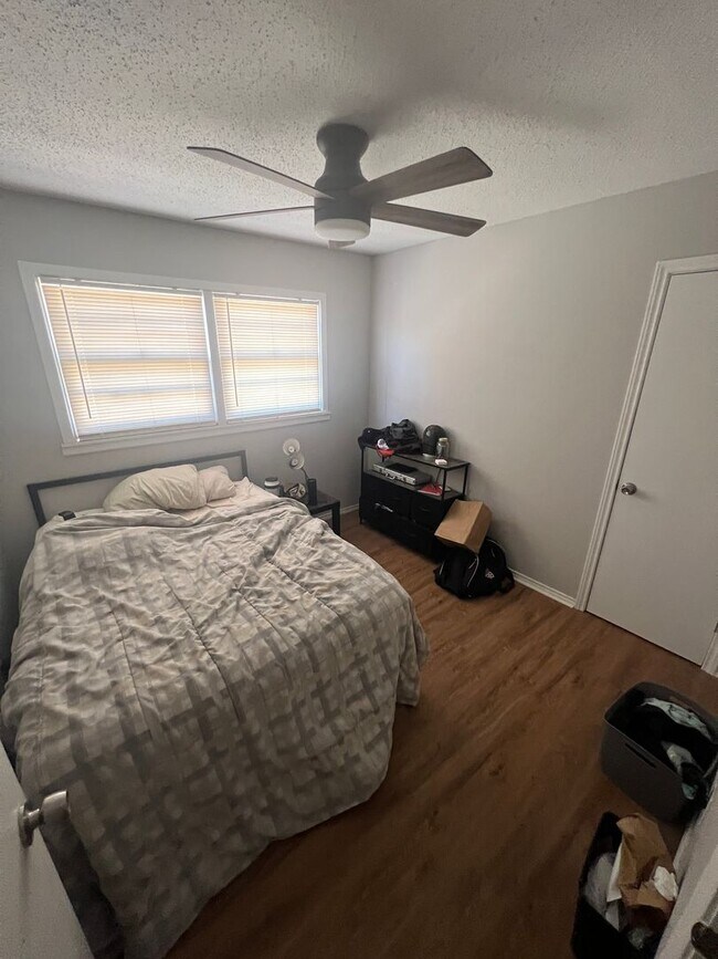 Building Photo - Pre Leasing for Fall 2026!! 4/3 in Medical District!