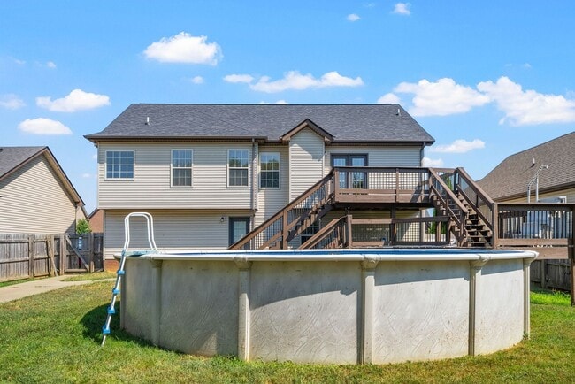 Building Photo - Four Bedroom with Pool in Fields of Northm...