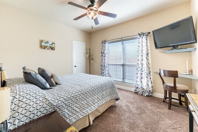 Building Photo - 939 Windham Dr