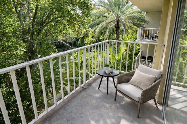 Building Photo - 1805 Sans Souci Blvd