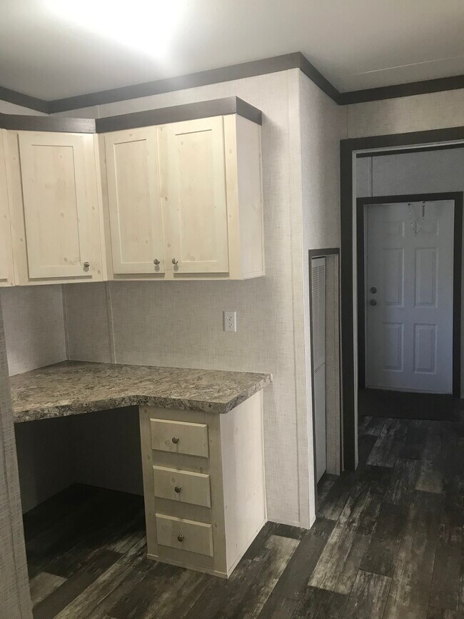 Building Photo - 50 Cinnamon Ln