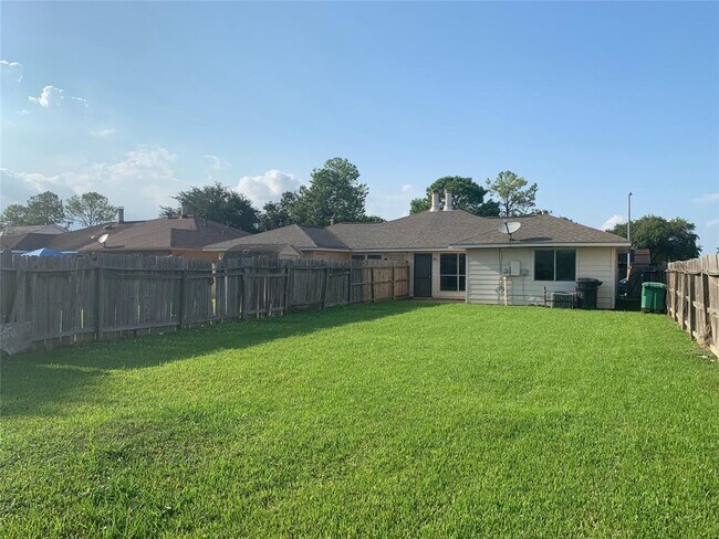 Building Photo - 5411 Regal Ridge Ln