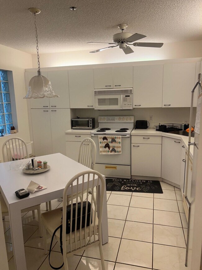 Building Photo - 5265 Brisata Cir