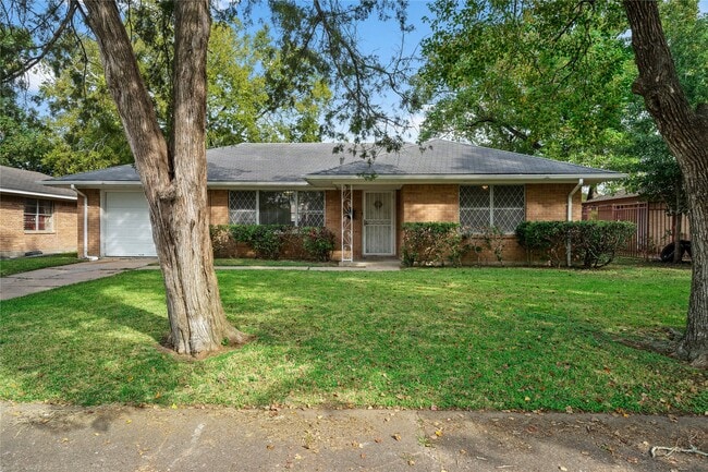 Building Photo - 4310 Ebbtide Dr