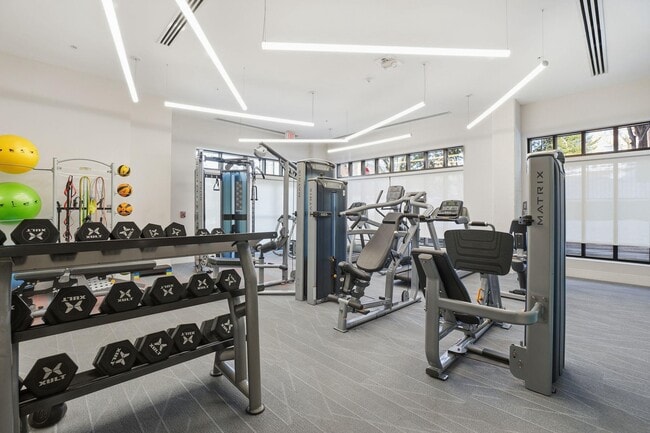 Building Photo - 989 S Buchanan St