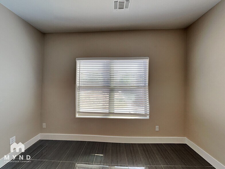 Building Photo - 4643 E Rousay Dr