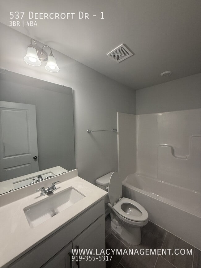 Building Photo - 537 Deercroft Dr