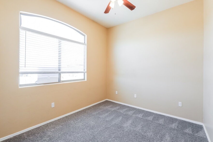 Building Photo - 7129 W Autumn Gold Ct