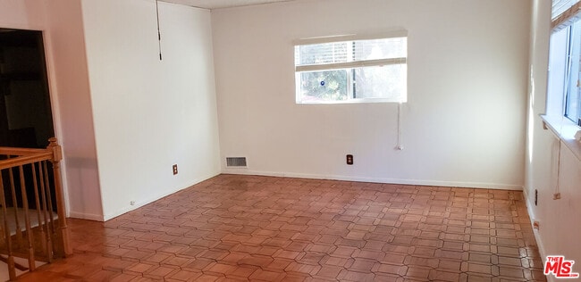 Building Photo - 7544 Flight Ave