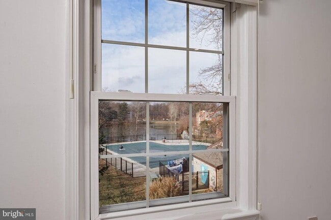 Building Photo - 10246 Arizona Cir