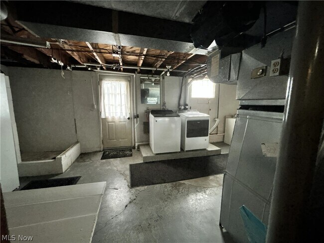 Building Photo - 925 Oxford Blvd