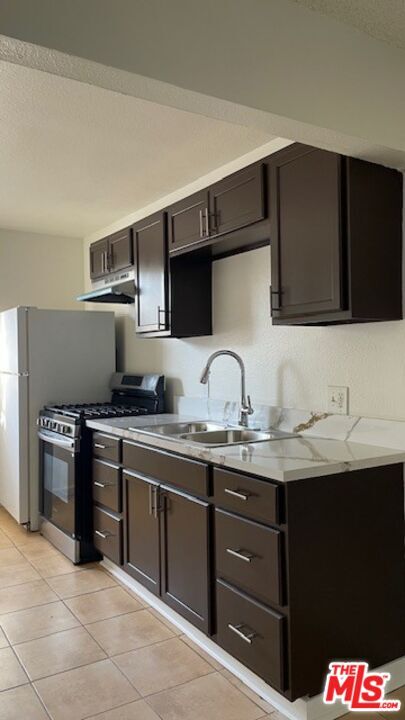 Building Photo - 1240 N Evergreen Ave