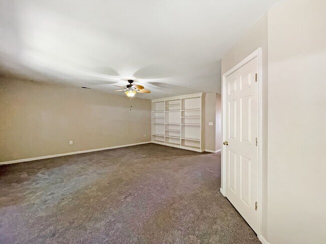 Building Photo - 15716 Palermo Terrace