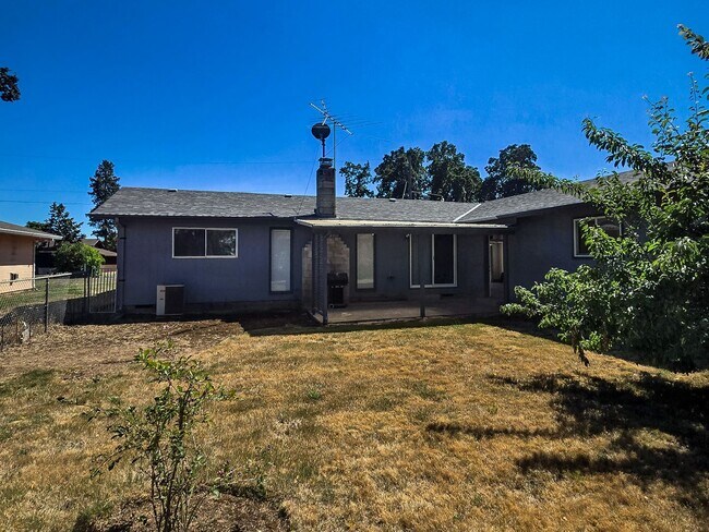 Building Photo - 11613 Pacific Ct NE