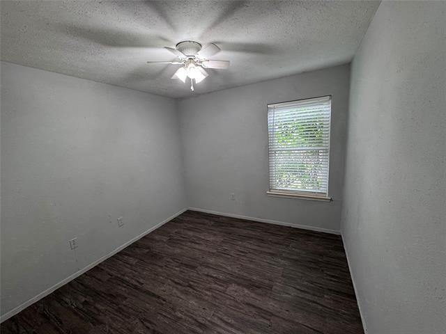 Building Photo - 513 Southlake Dr