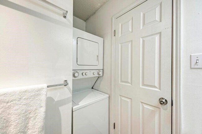 Building Photo - 3111 Tom Green St