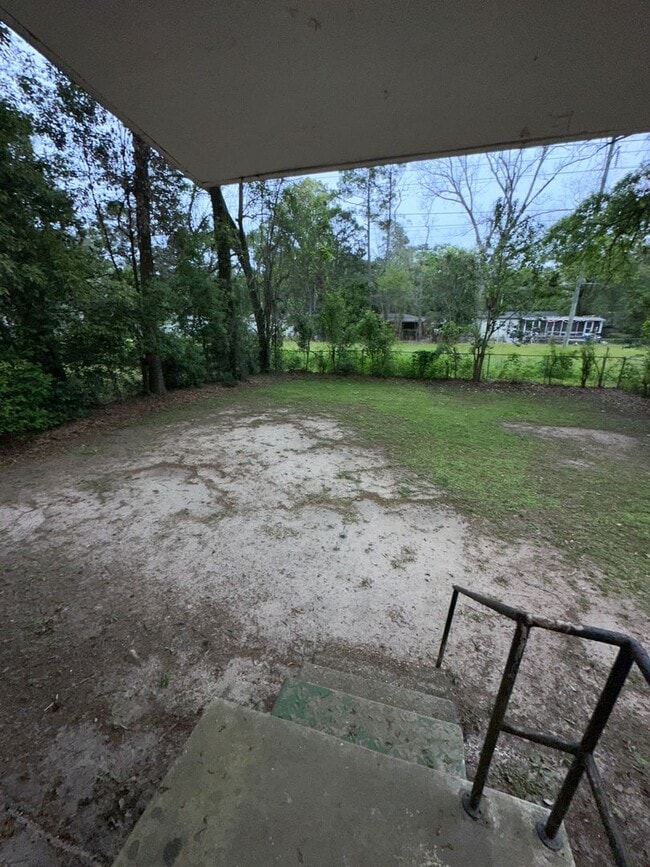 Building Photo - 4 bed 2 bath House- Walk to Doak Campbell Stadium!! Available August 2026!