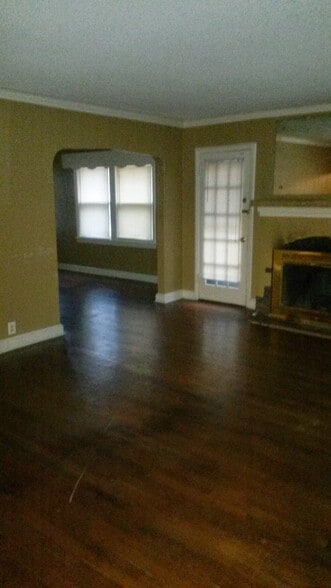 Building Photo - 7400 Forest Ave