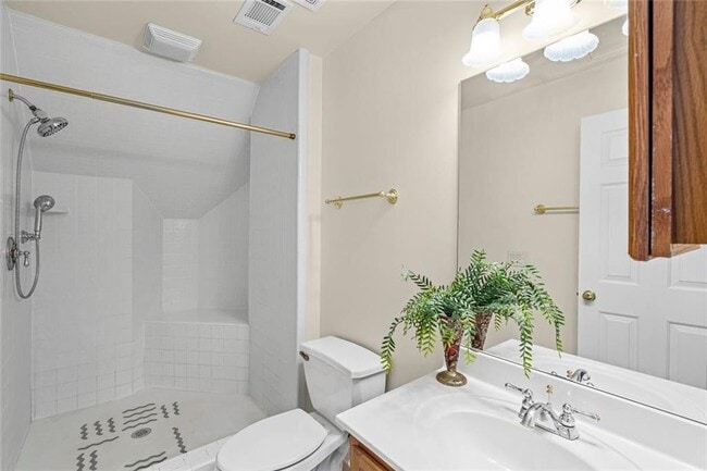 Building Photo - 4640 Chestatee Pointe Rd