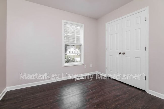 Building Photo - 6025 Presentation St