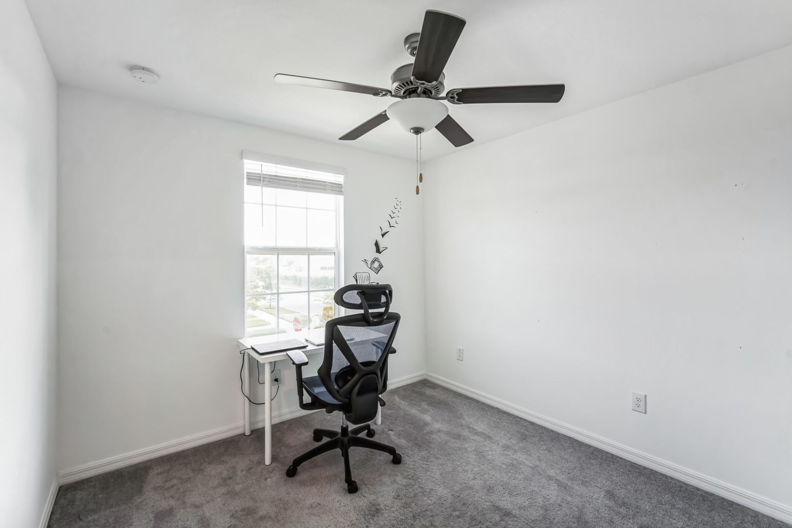 Building Photo - 9923 Jackfruit Ct
