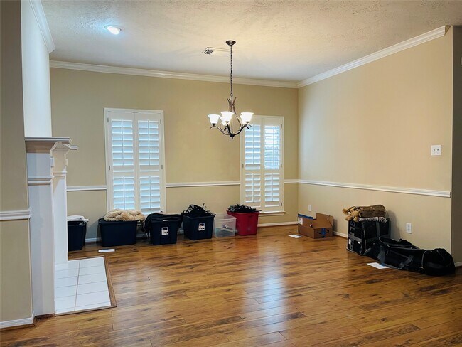 Building Photo - 21619 San Marino Dr