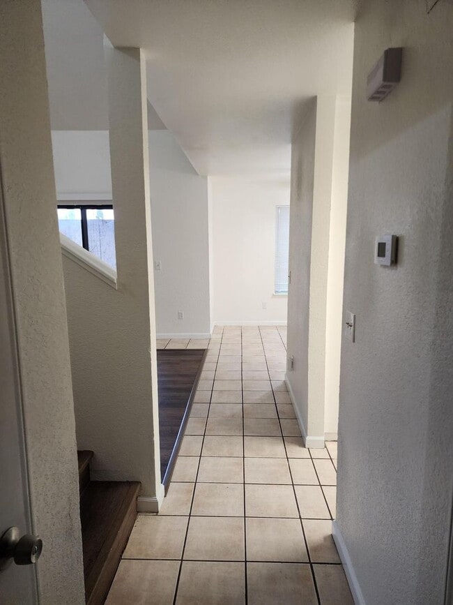 Building Photo - 1953-1955 Glen Ridge Dr