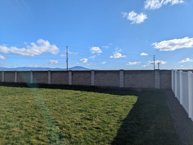 Building Photo - New Construction 3 bedroom 2 bath home for rent in The Hollice Woods!