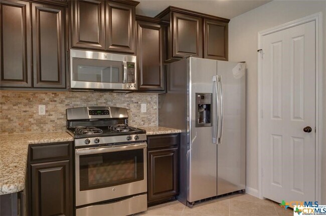 Building Photo - 271 Limestone Creek