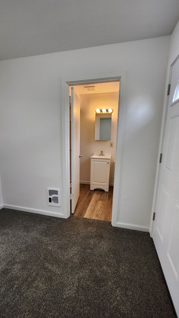 Building Photo - MillerVille #10, #11, #12