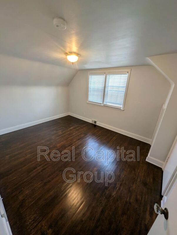 Building Photo - 226 Capen Blvd