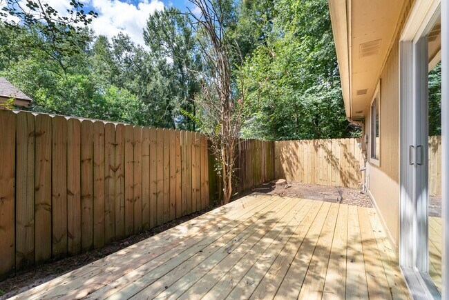 Building Photo - 1010 E Red Cedar Cir