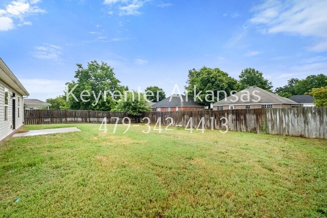 Building Photo - Gorgeous 4 bedroom home!