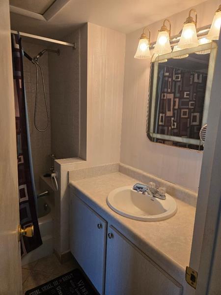 Building Photo - 649 W Oakland Park Blvd