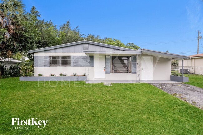 Building Photo - 5826 N Farragut Dr