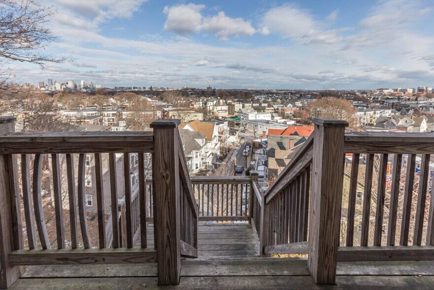 Building Photo - 15 Peverell St