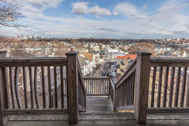 Building Photo - 15 Peverell St