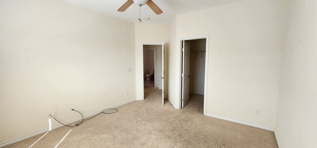 Building Photo - Spacious 5-Bedroom Home in Gated Las Vegas...