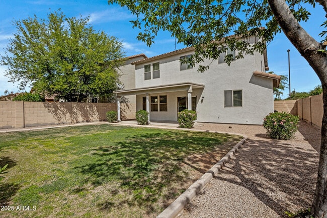 Building Photo - 1696 S Falcon Dr