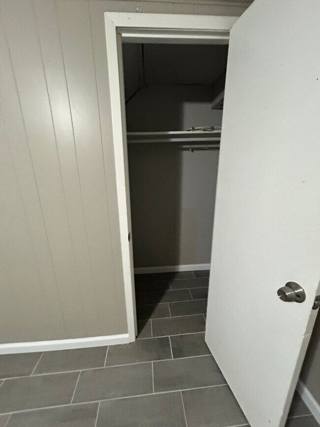 Building Photo - Laura Drive Tri-Plex