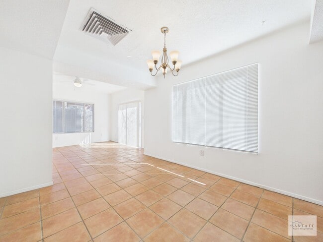 Building Photo - Single Family Home Available Now!