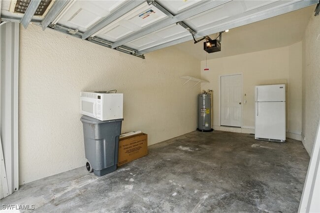 Building Photo - 8310 Village Edge Cir