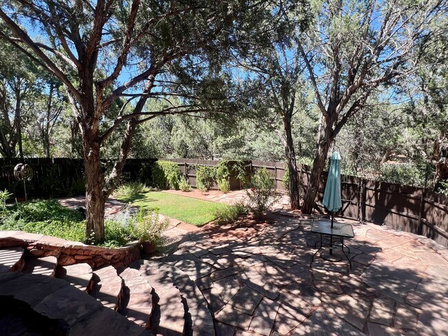 Building Photo - 335 Foothills S Dr