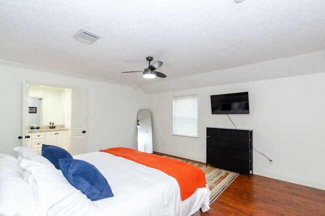 Building Photo - 1423 Sweet Grass Trail