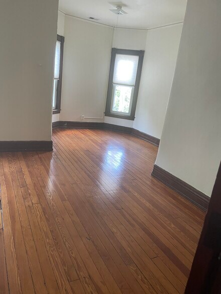 Building Photo - 705 Rubel Ave