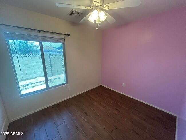 Building Photo - 14017 N 38th Dr